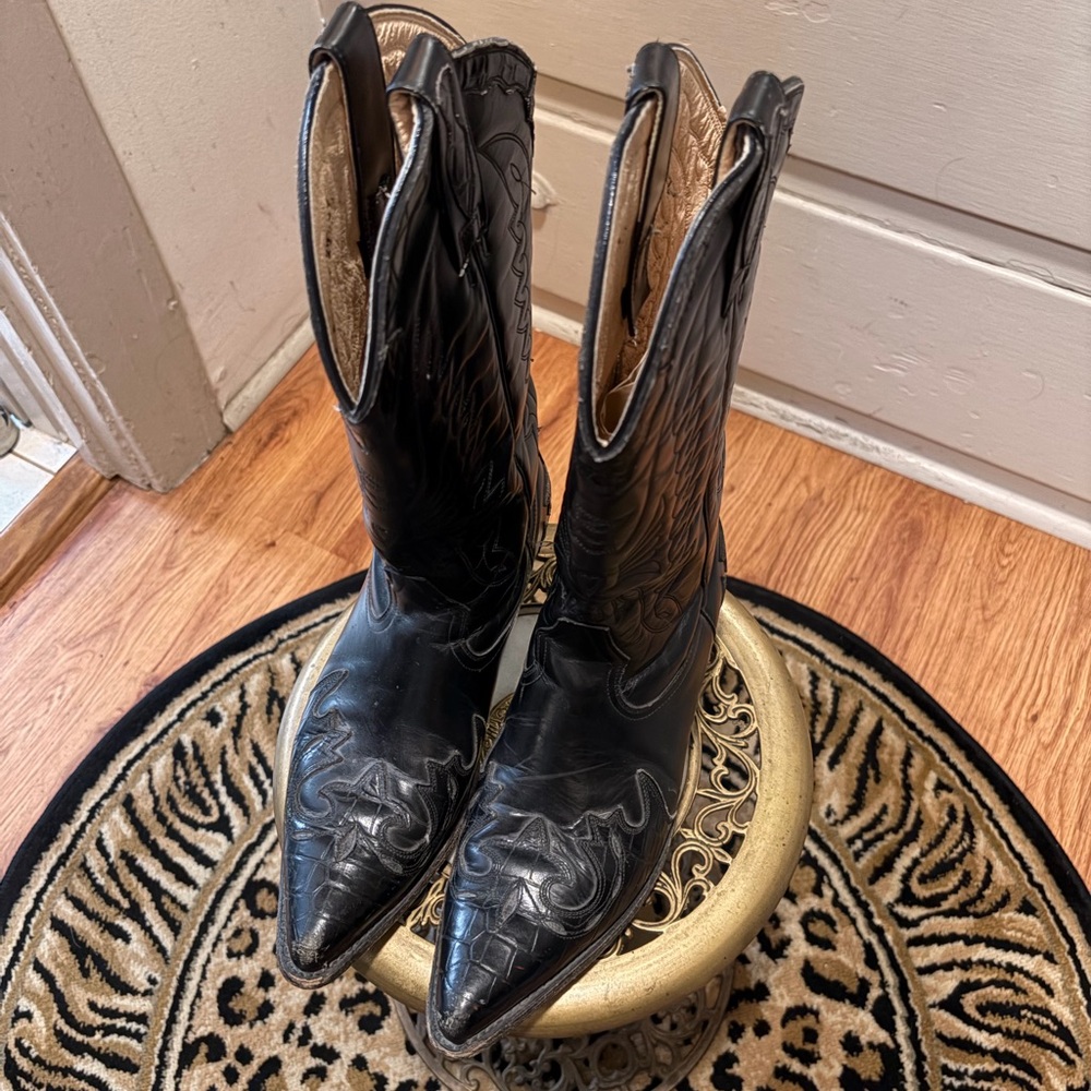 Black Men’s size 8 Western Cowboy Boots - Leather